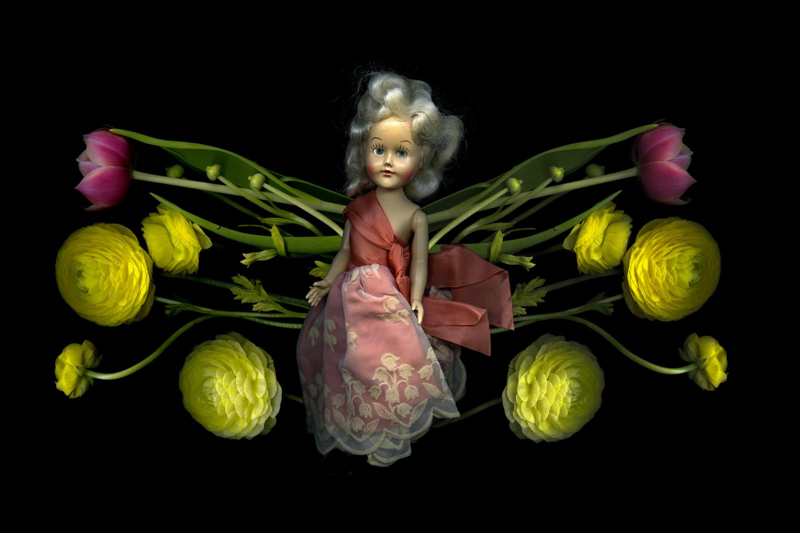 Edition 1 of 6
Framed
photography, digital, female, floral