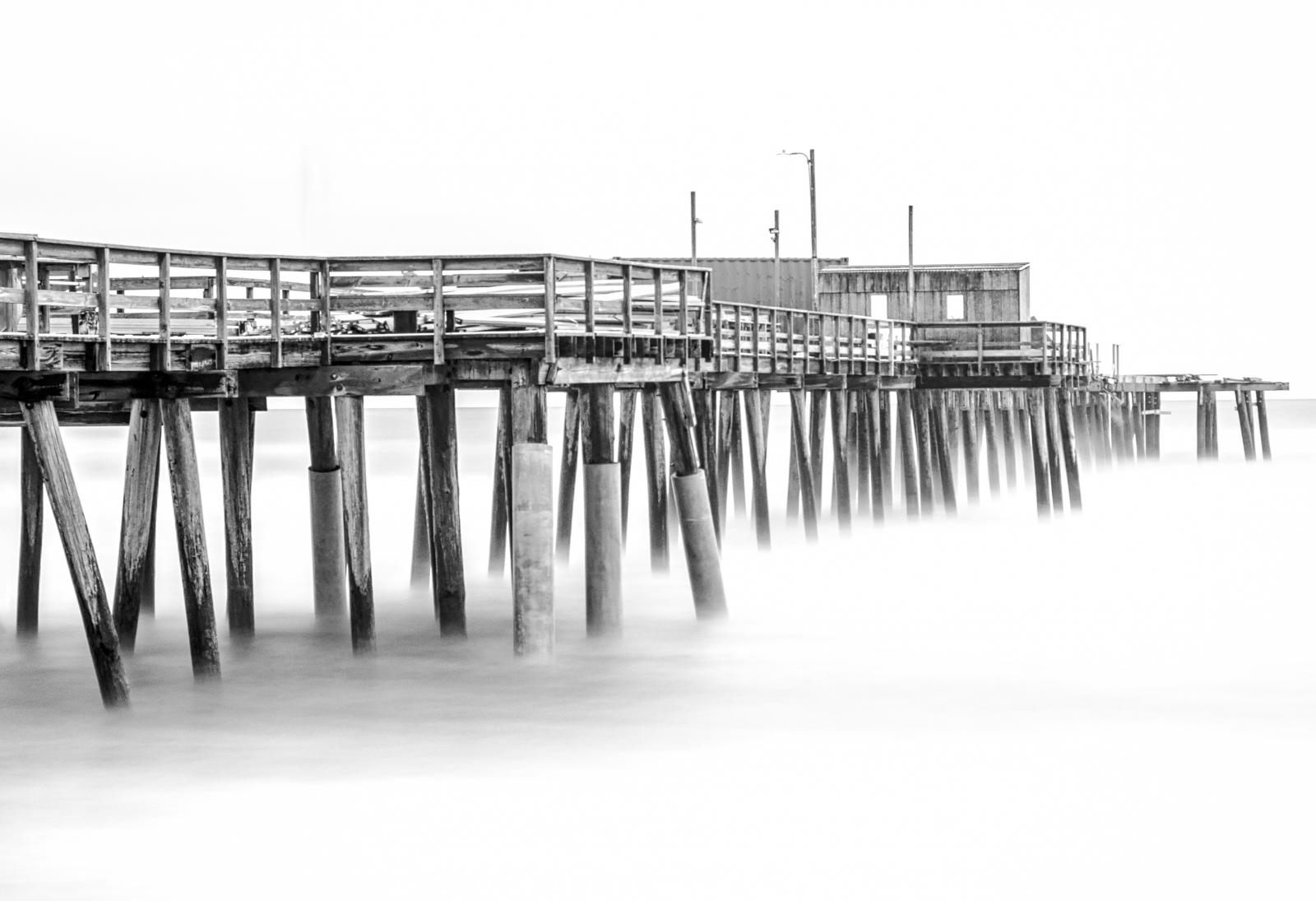 Monochrome image of the Avalon NJ fishing pier.