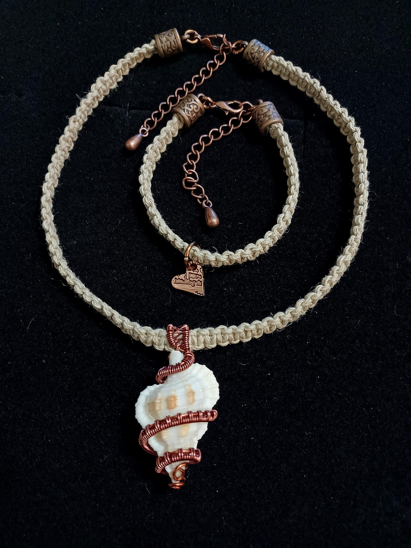 Seashell wrapped in copper wire on hemp necklace with hemp bracelet