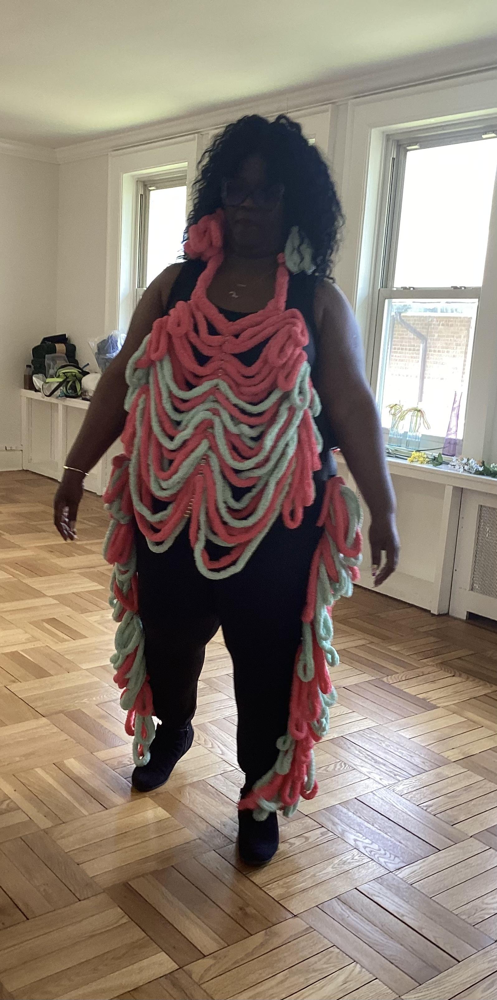 Costume created inspired by the human body, the rib cage - La Costillita.
The fun and colorful piece makes every dance move accentuate, reminding us of movement and that with dance you move every bone.