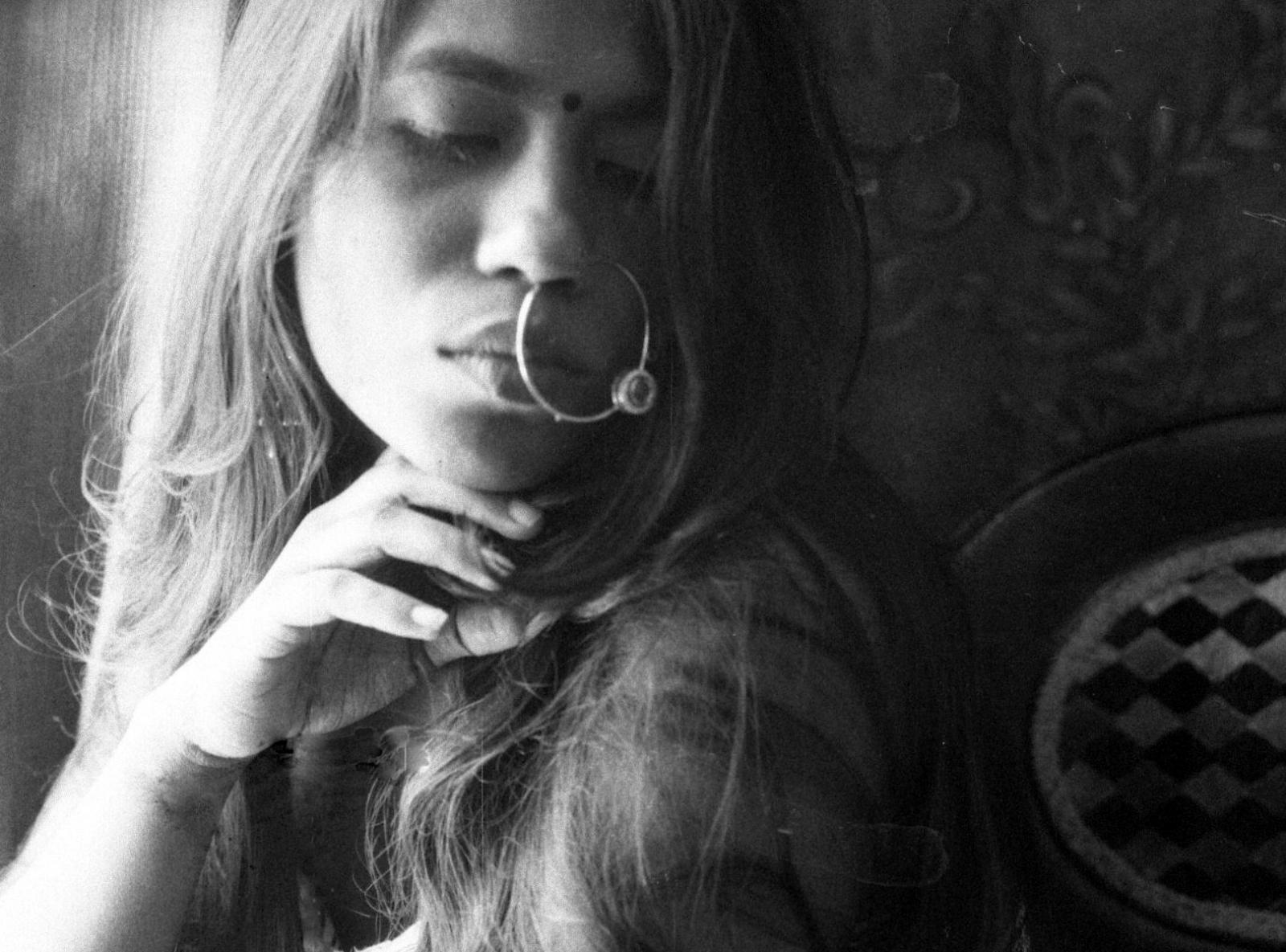 Lady with nose jewelry